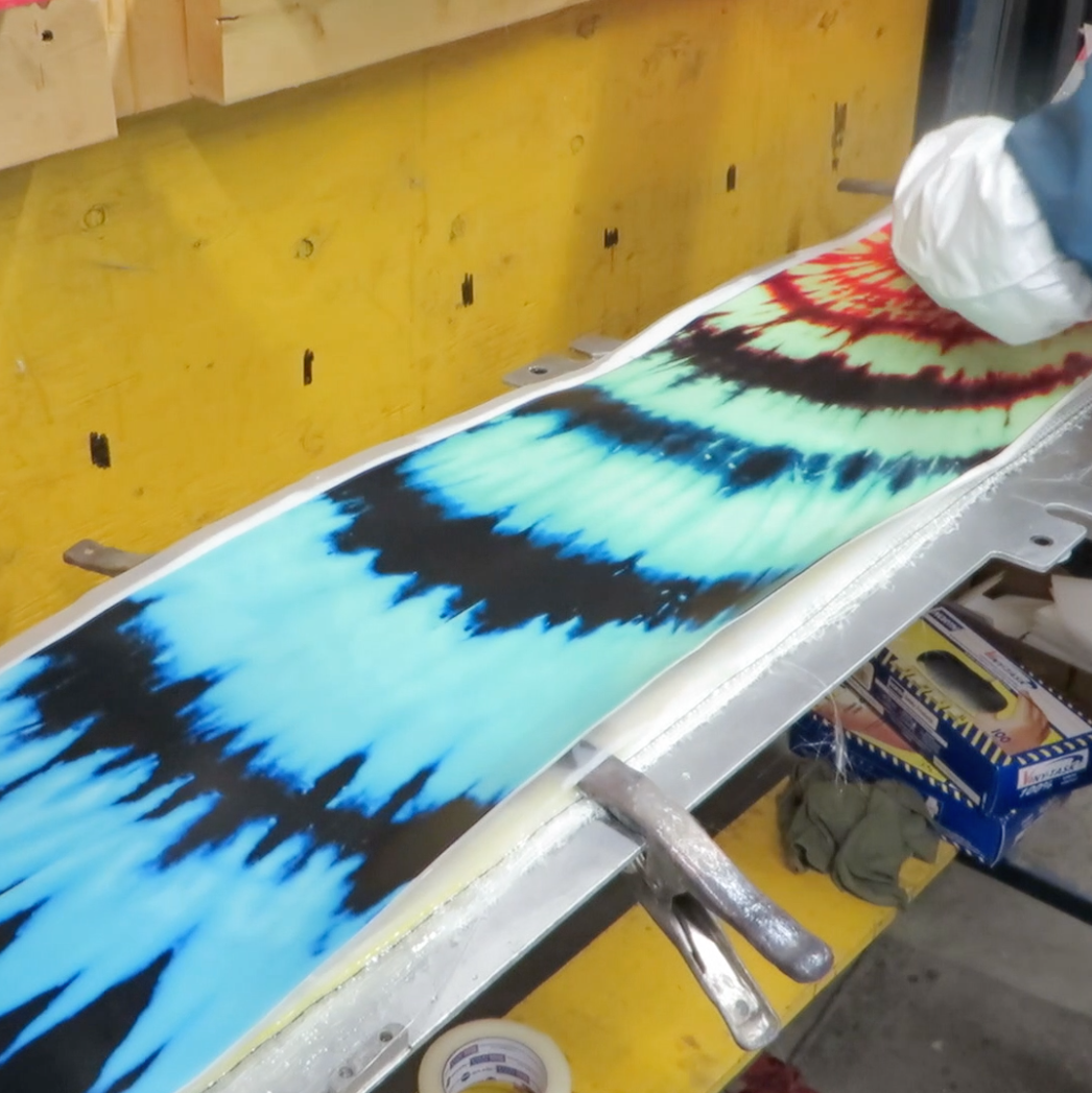Building J Skis "Friend" Tune Out https://vimeo.com/140072101