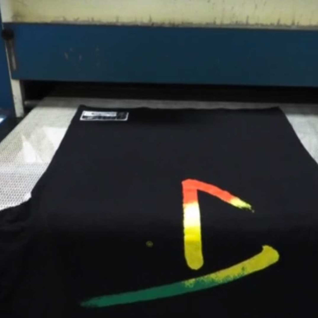 <iframe width="560" height="315" src="https://www.youtube.com/embed/VLFEyqzndhU?rel=0" frameborder="0" allowfullscreen></iframe>